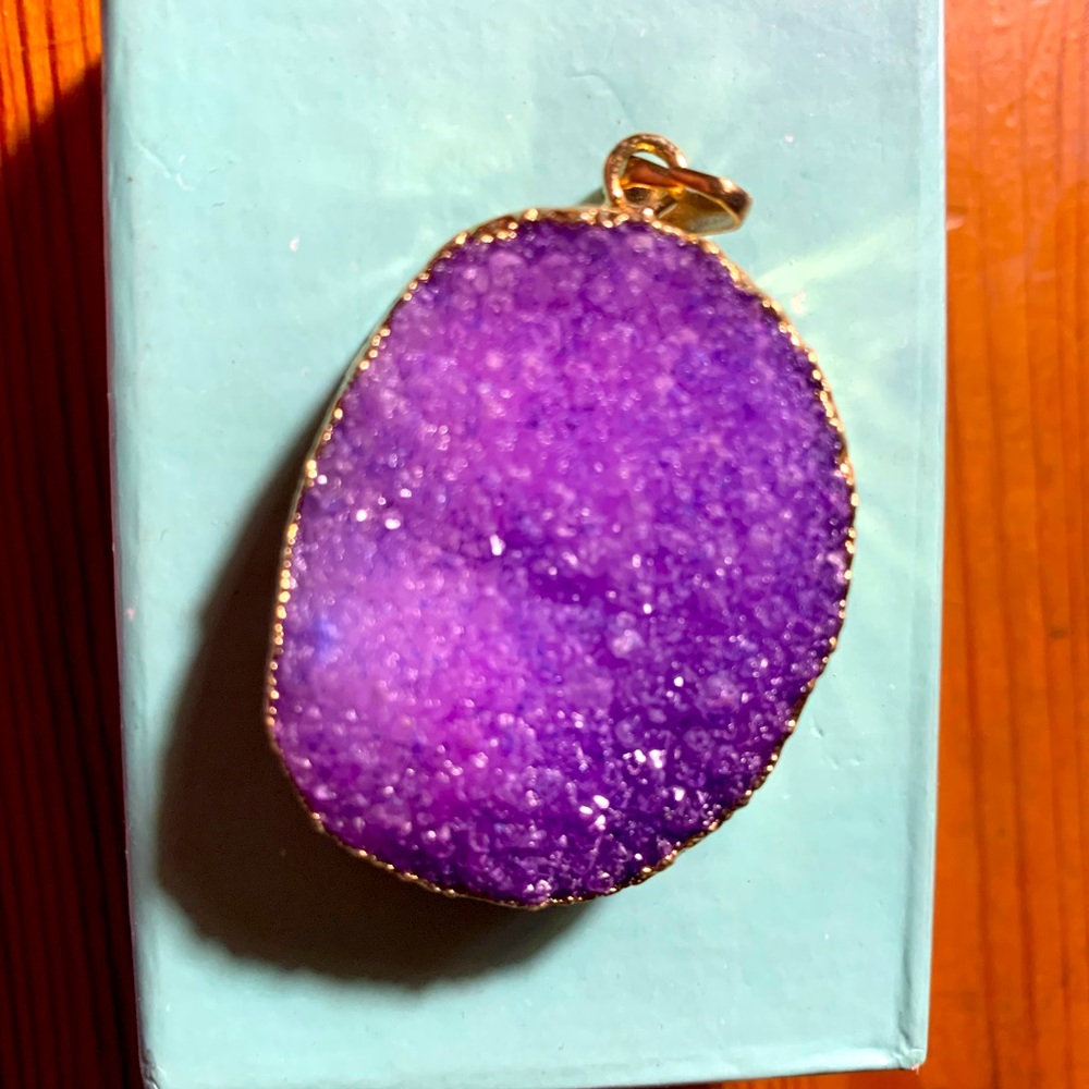 Absolutely gorgeous brand new pressed large amethyst stone pendant, authentic